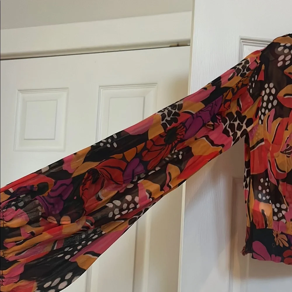 Farm Rio Blouse - Picture 2 of 5